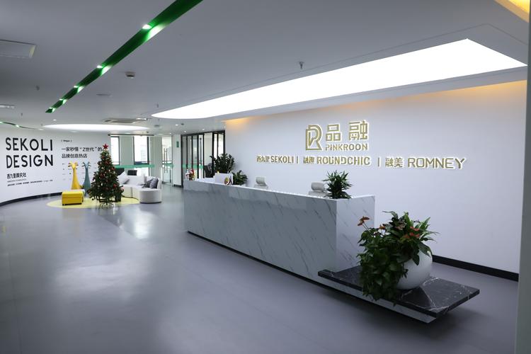 网络技术领航者 黄铭的公司如何以创新服务重塑行业生态